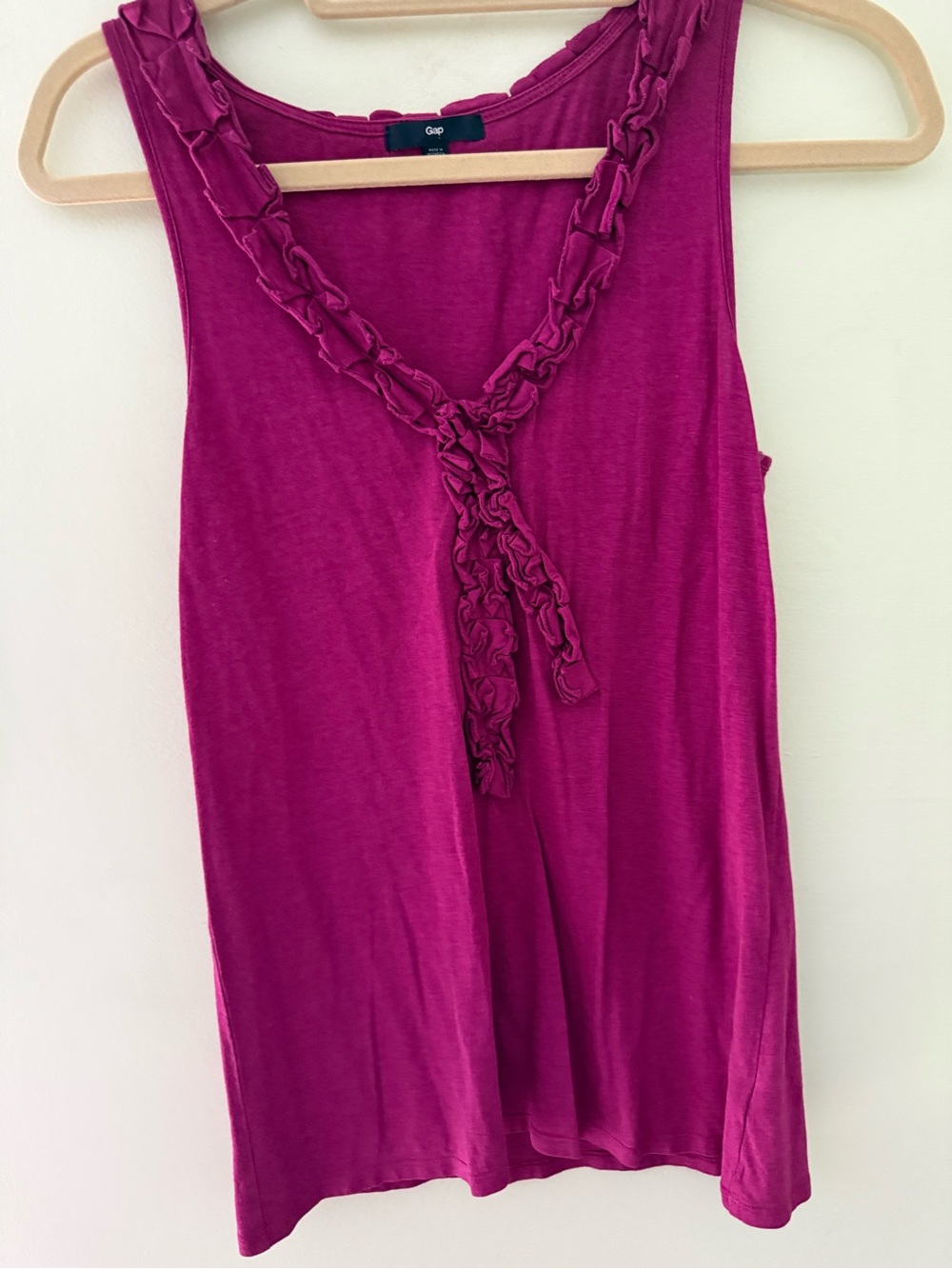 Gap Dark Fuchsia Ruffle Tank M